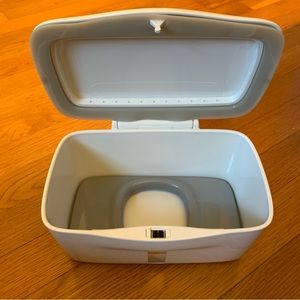 Oxo “Perfect Pull” Wipes Dispenser